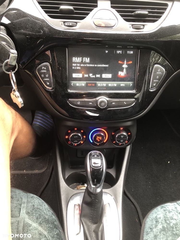 Opel Corsa 1.4 Automatik Color Edition - 2