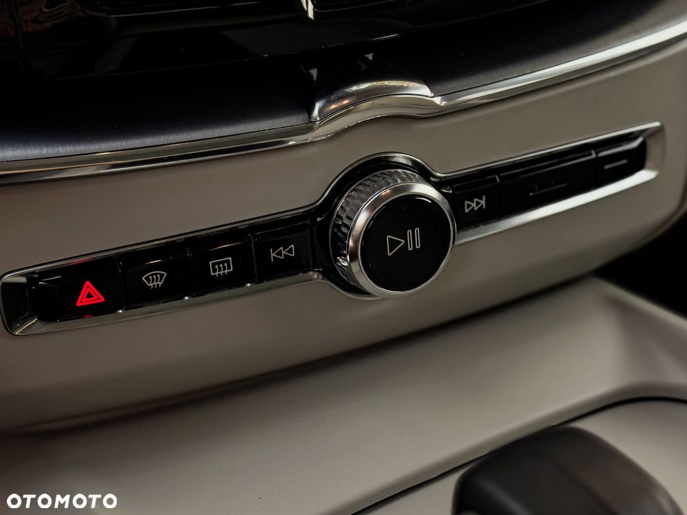 Volvo XC 60 T6 Plug-In Hybrid AWD Inscription - 31