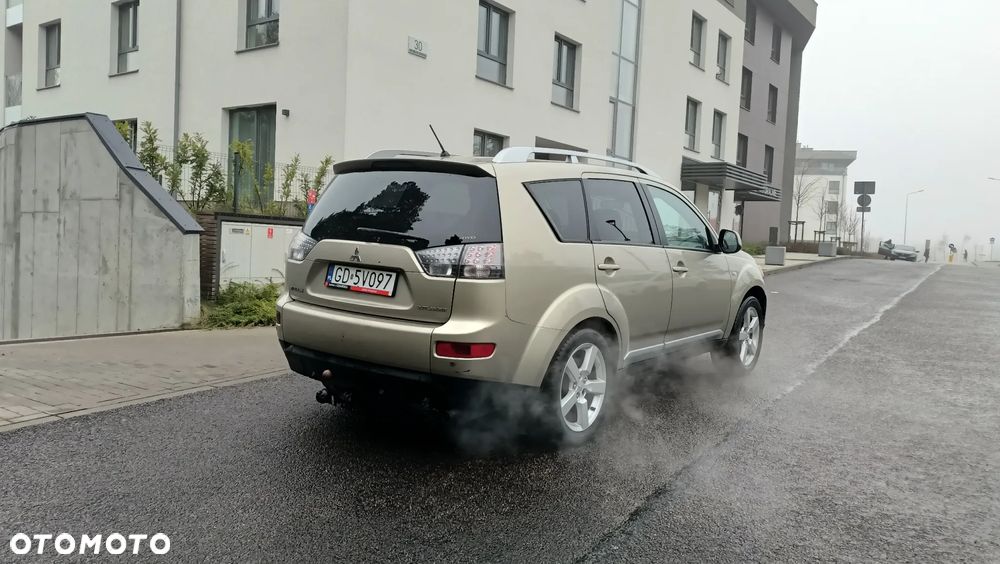 Mitsubishi Outlander 2.0 DI-D 4WD Intense - 4