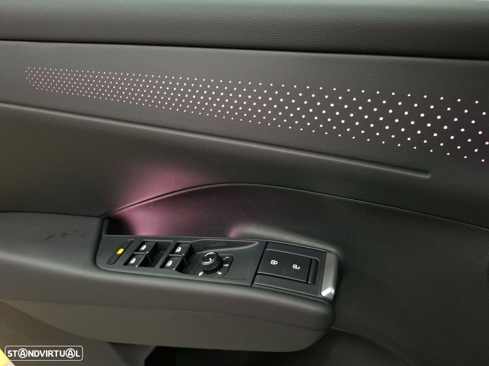 VW T-Roc 1.5 eTSI Style DSG - 23