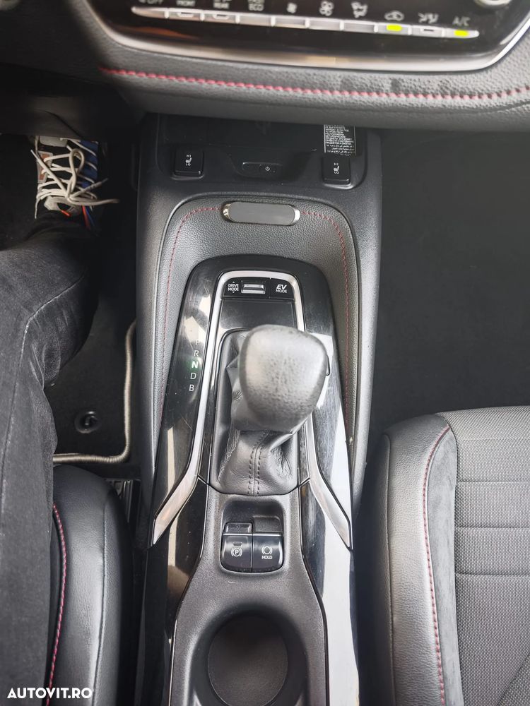 Toyota Corolla 1.8 HSD Exclusive interior Negru - 19