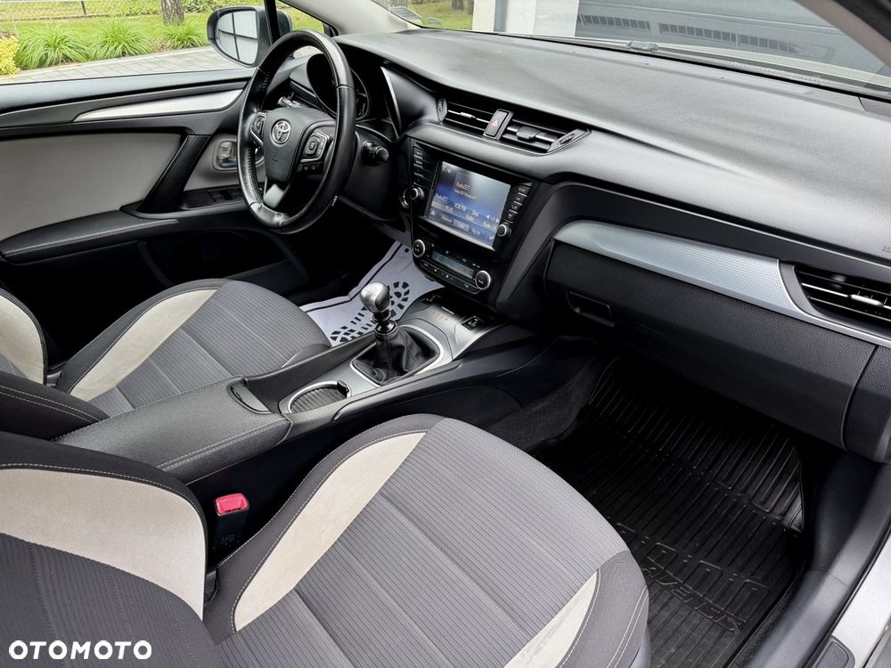 Toyota Avensis Touring Sports 1.8 Business Edition - 24