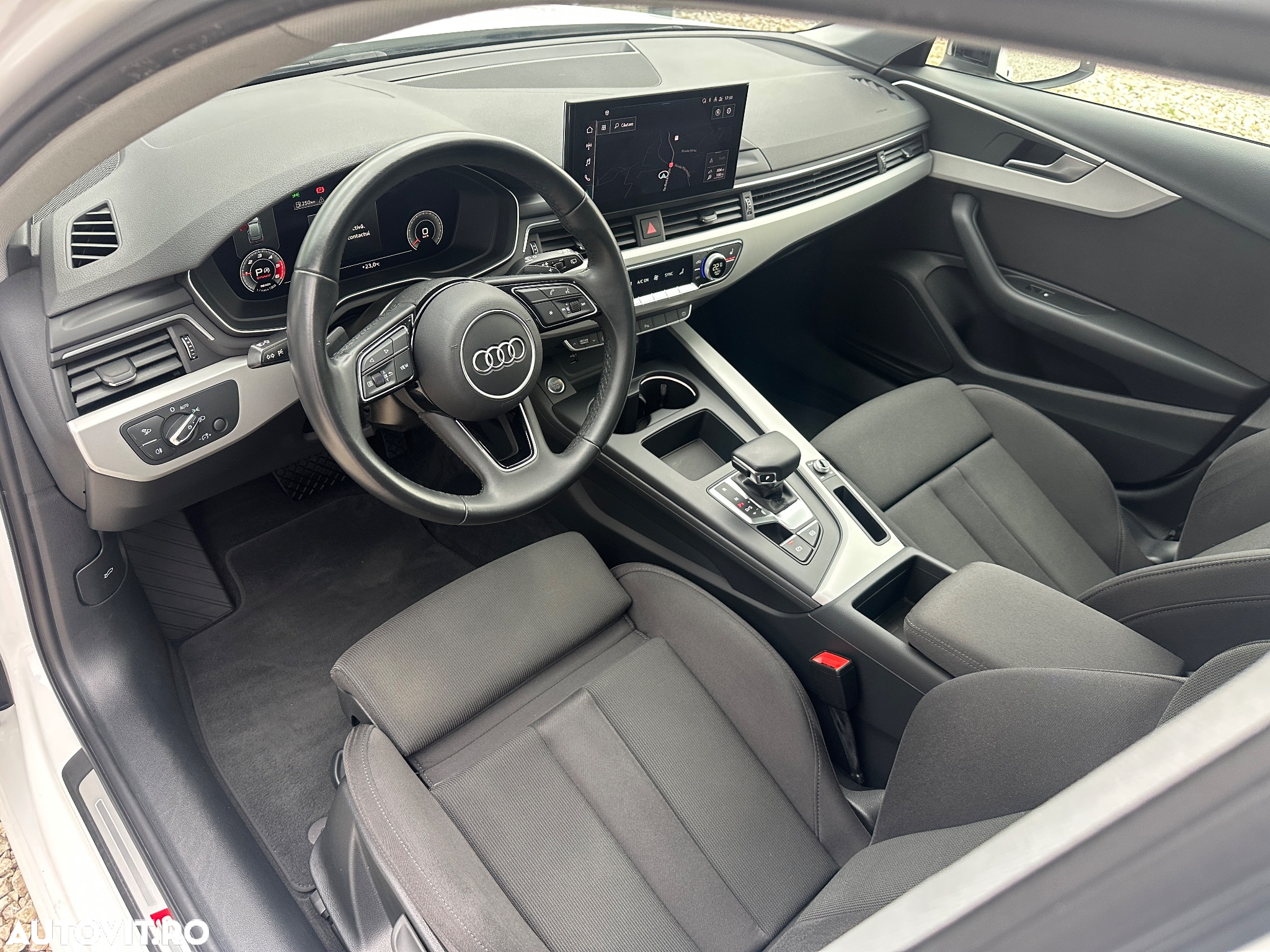 Audi A4 Avant 35 TDI S tronic S line - 28