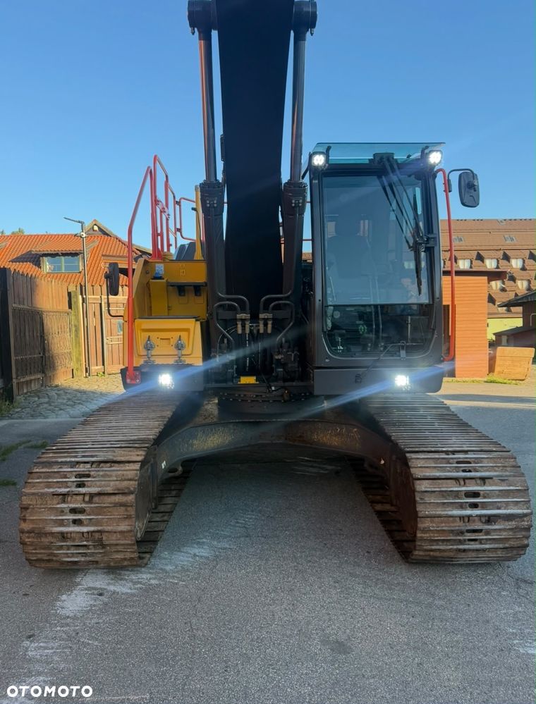 Volvo EC220El - 4