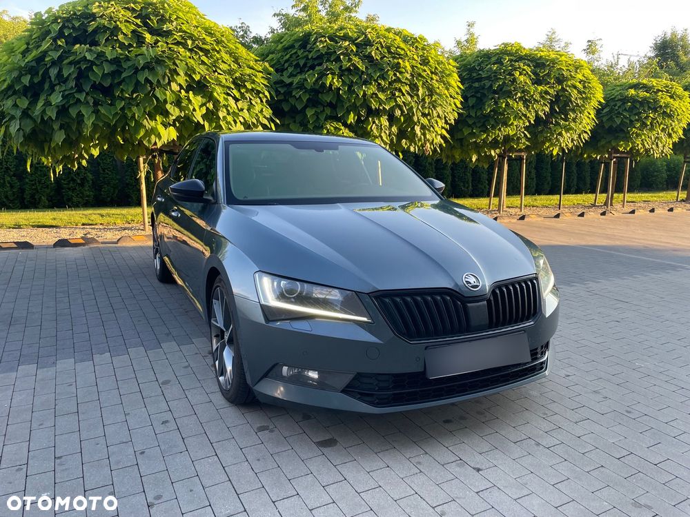 Skoda Superb 2.0 TDI Sportline - 2