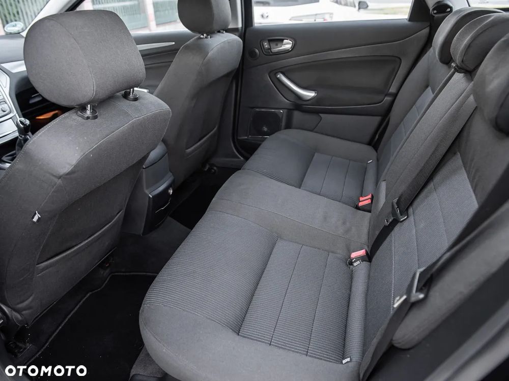 Ford Mondeo SW - 21