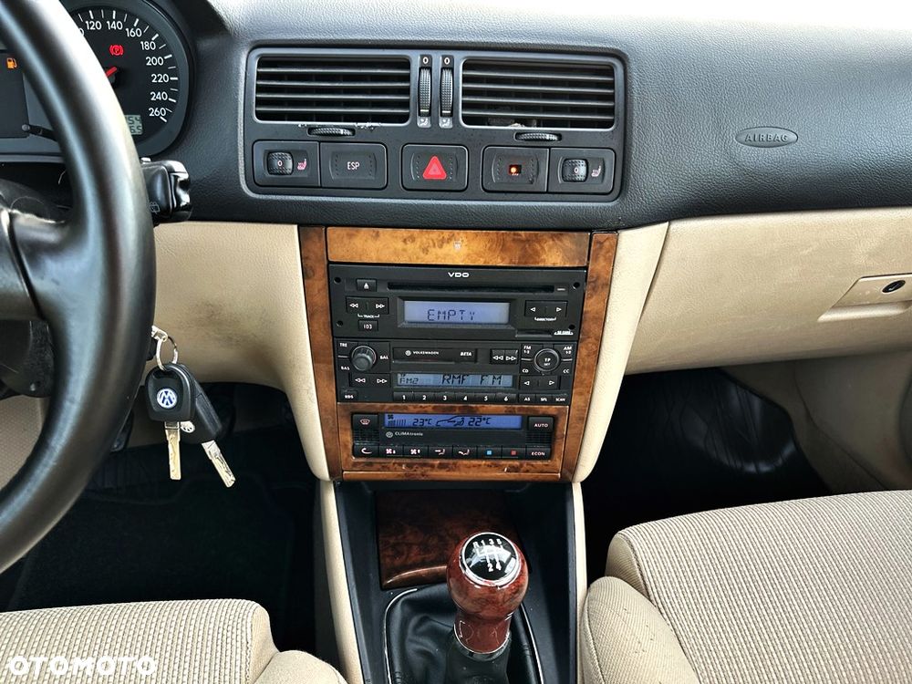 Volkswagen Bora Variant 2.3 V5 - 18