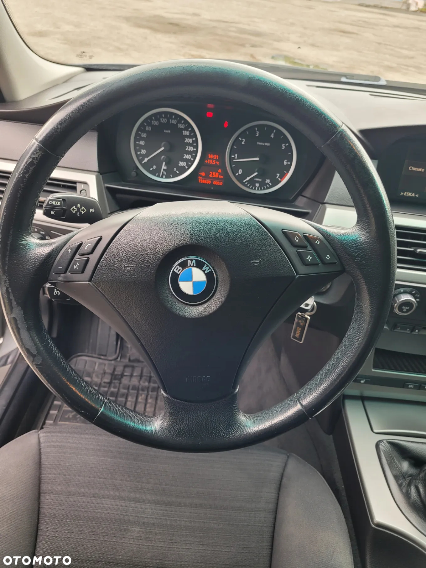 BMW Seria 5 523i - 8