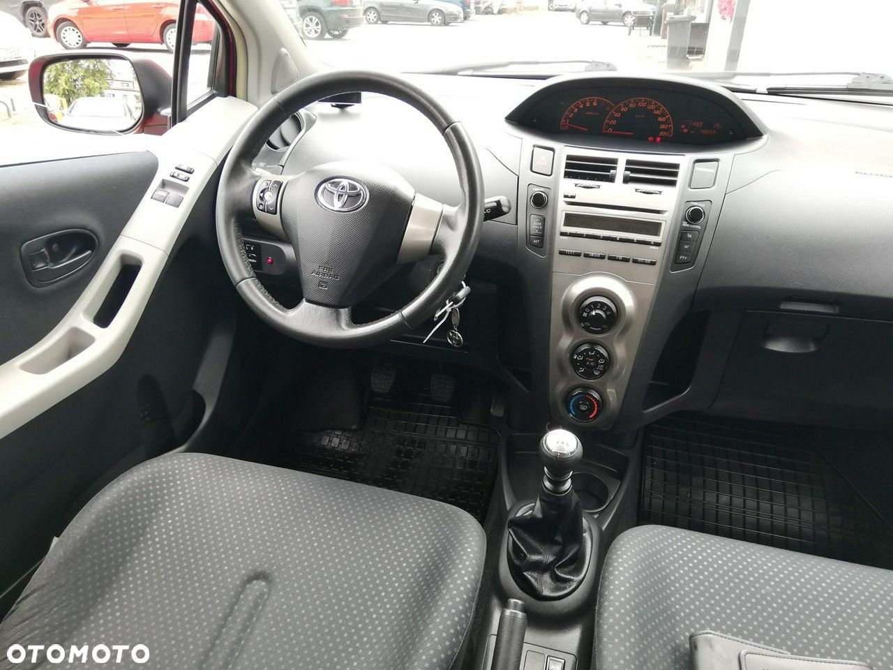 Toyota Yaris - 11