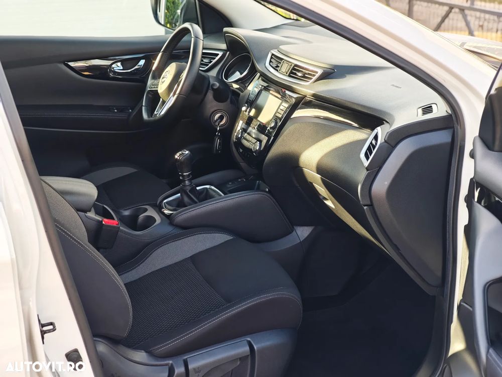 Nissan Qashqai 1.3 138CP 2WD N-Connecta - 8
