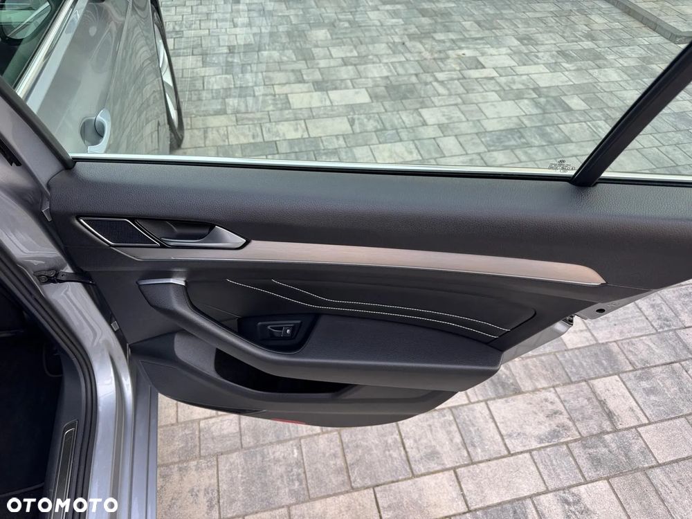Volkswagen Passat Variant 2.0 TDI SCR Elegance DSG - 37