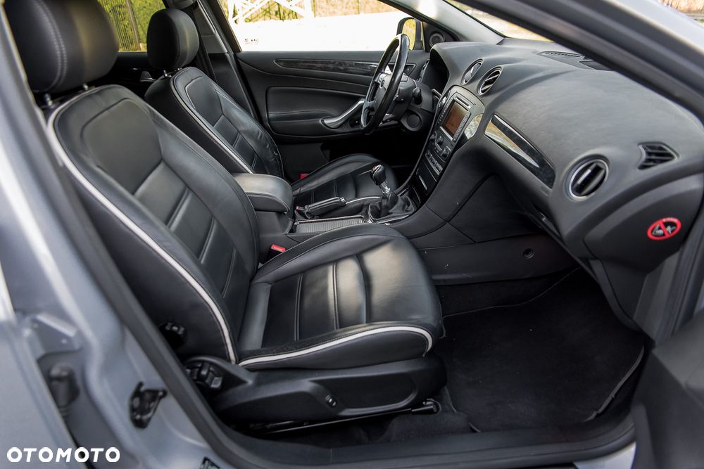 Ford Mondeo 2.0 TDCi Gold X - 36