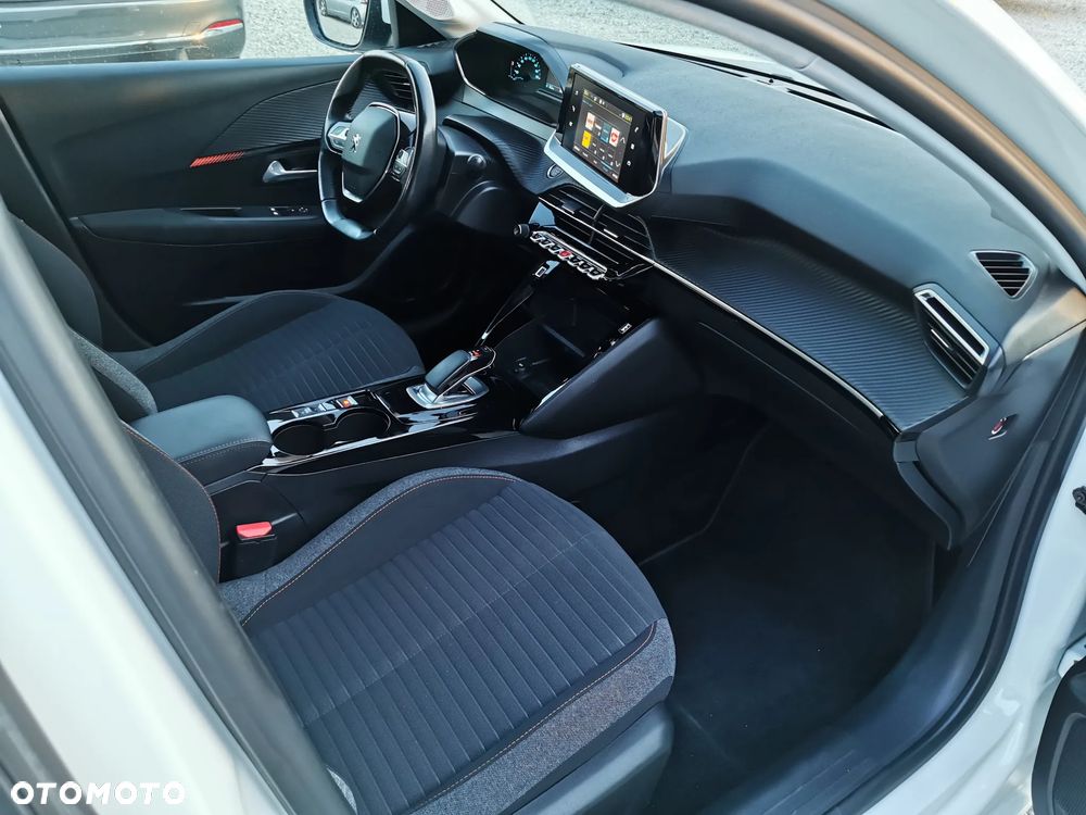 Peugeot 208 - 7