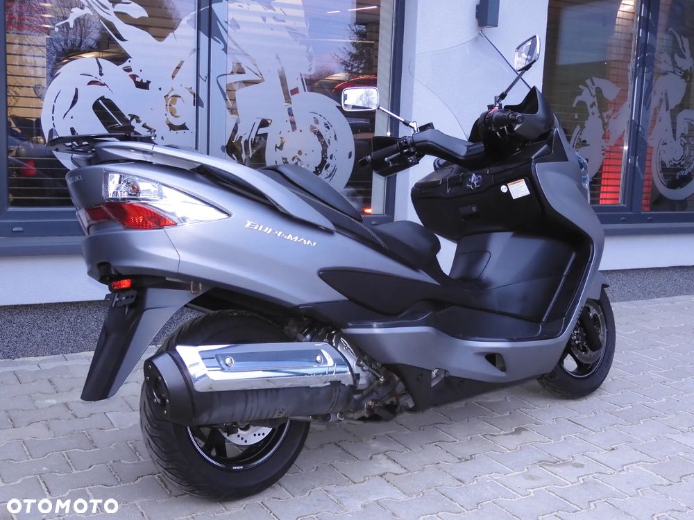 Suzuki Burgman - 33