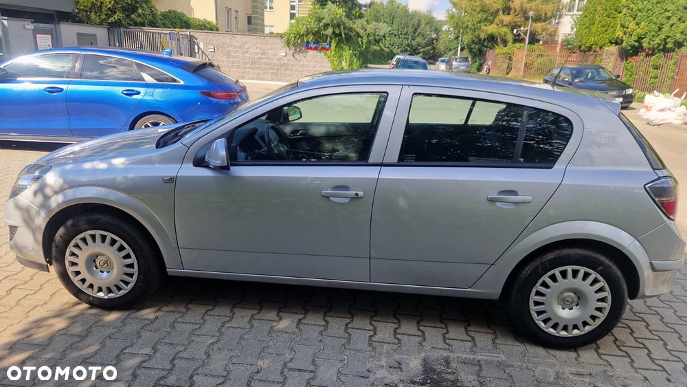 Opel Astra 2012 photo 4