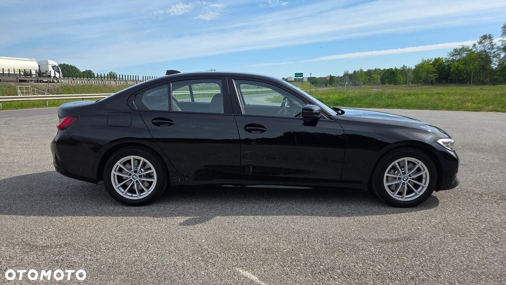 BMW Seria 3 330i - 10
