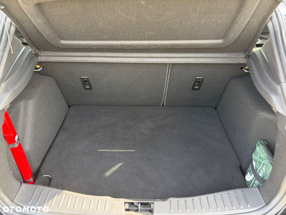 Ford Focus 1.0 EcoBoost Start-Stopp-System ST-LINE DESIGN - 33