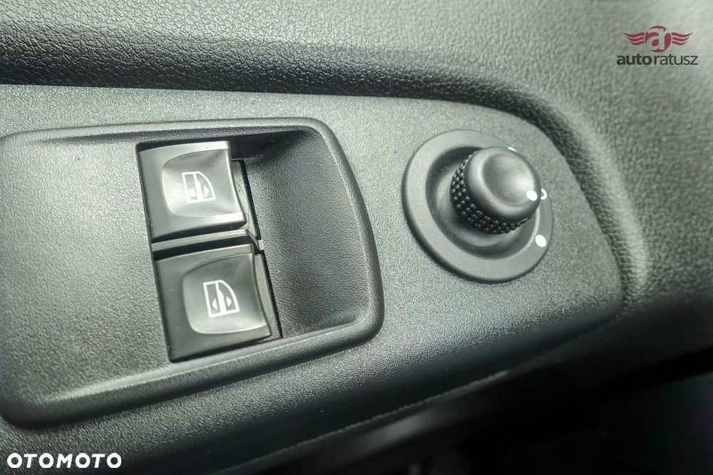 Renault Trafic - 25