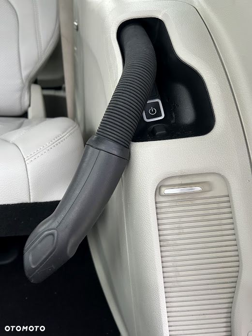 Chrysler Pacifica - 4