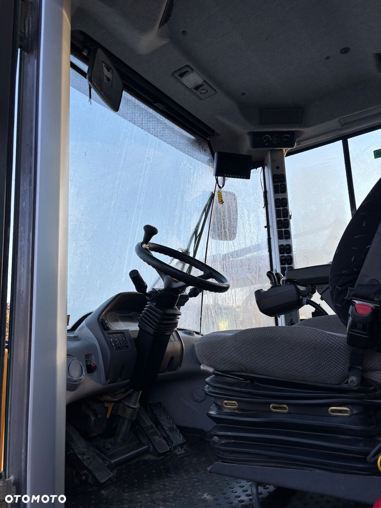 Volvo L150H rok 2016, 26ton, 4,2m3 opony 70%, bdb - 20