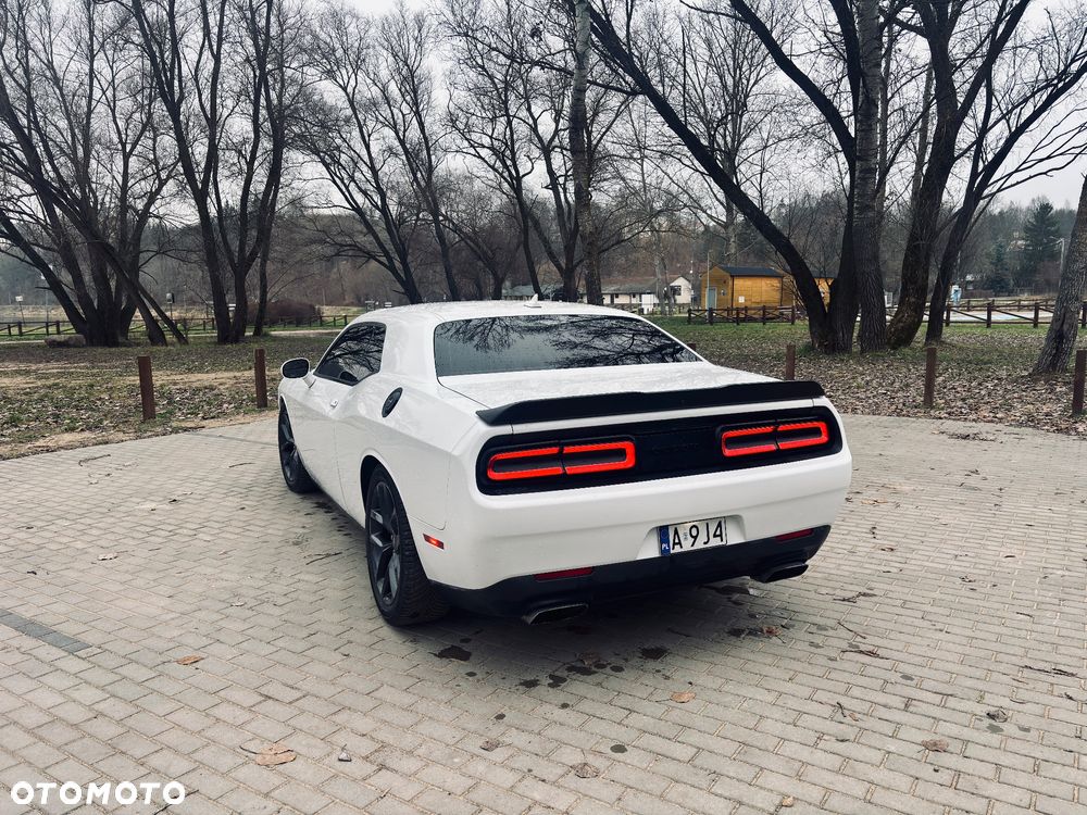 Dodge Challenger 5.7 R/T - 17