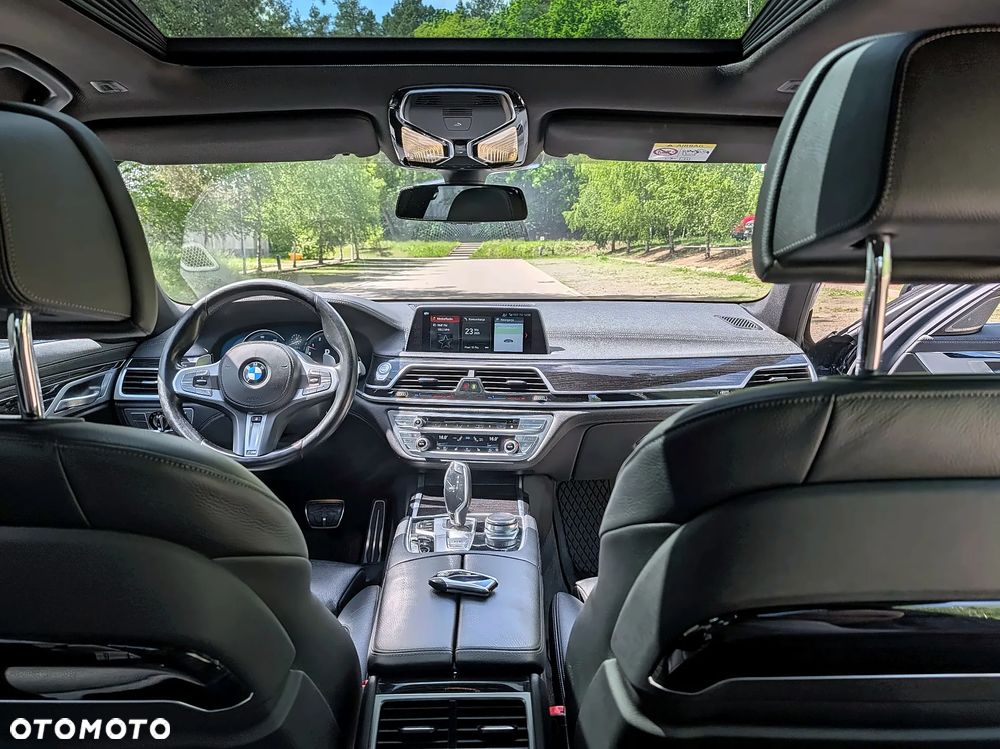 BMW Seria 7 740i - 14