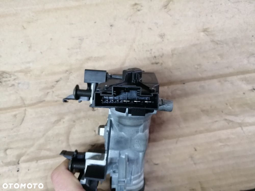 Skoda Rapid 1.2 86KM CBZ CBZA CBZG zestaw startowy komputer Continental 03F906070HA 5WP44882 stacyjka immo moduły licznik i inne - 20