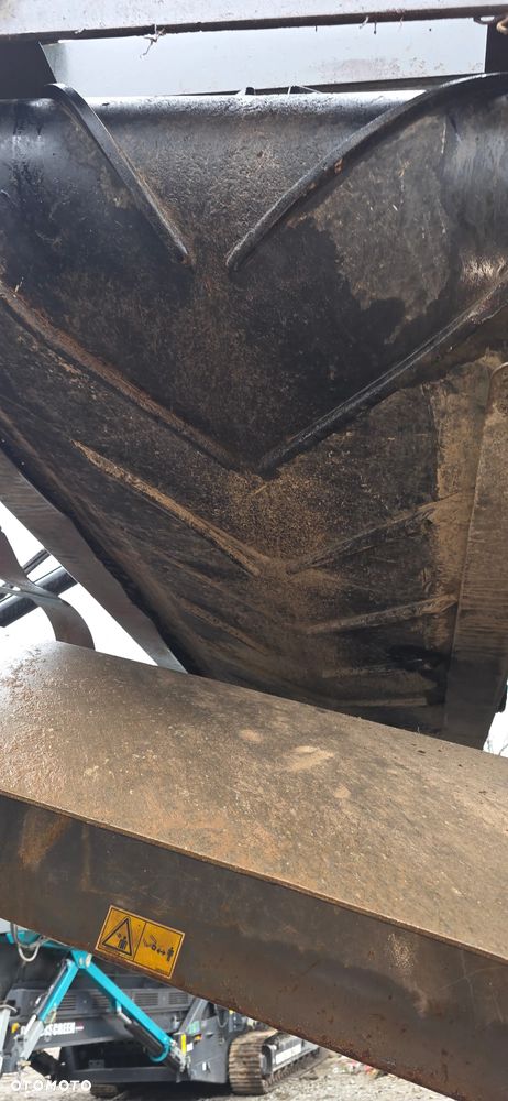 Powerscreen Premiertrak R400 - 24