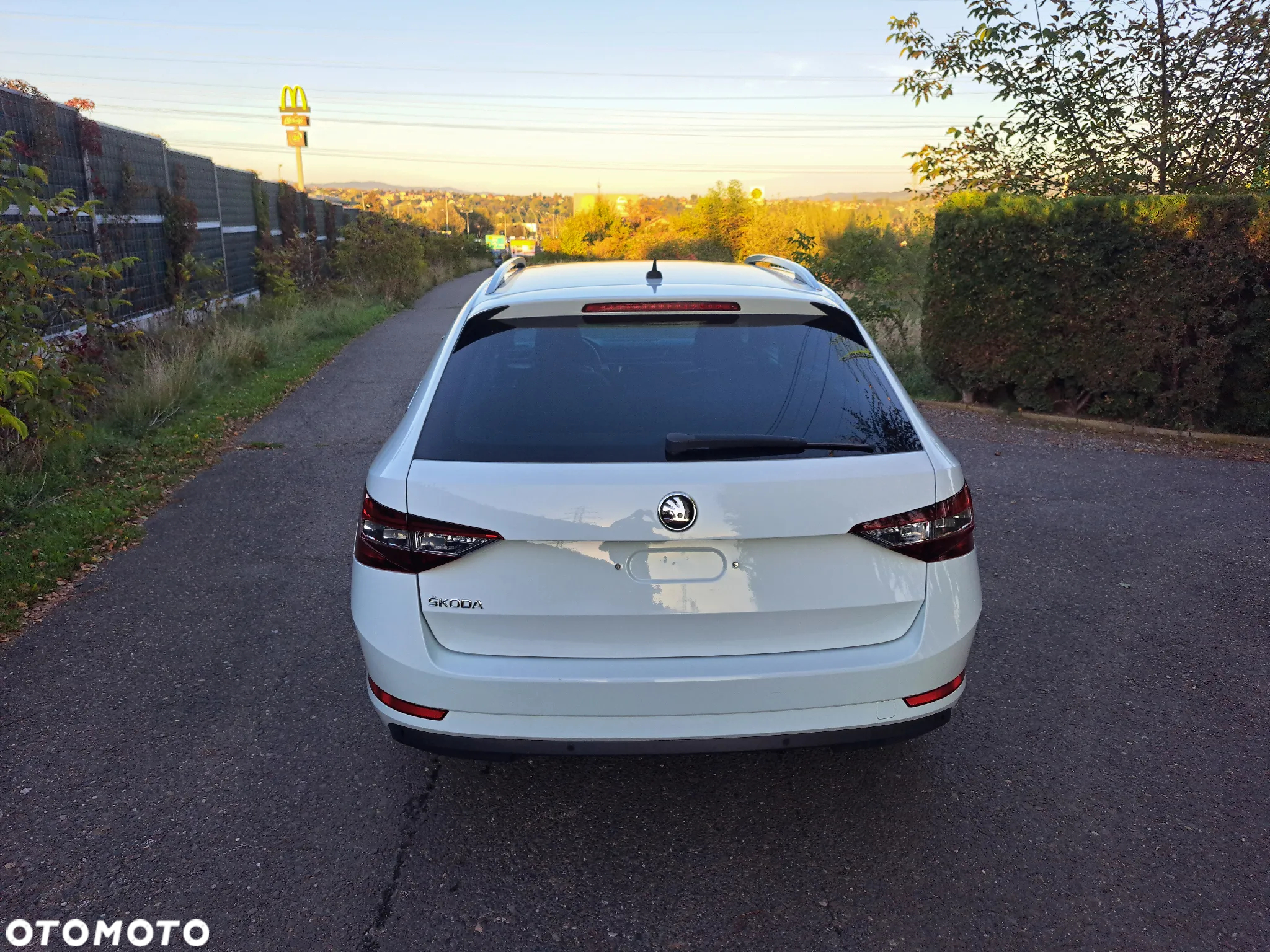 Skoda Superb 2.0 TDI Premium Edition - 5