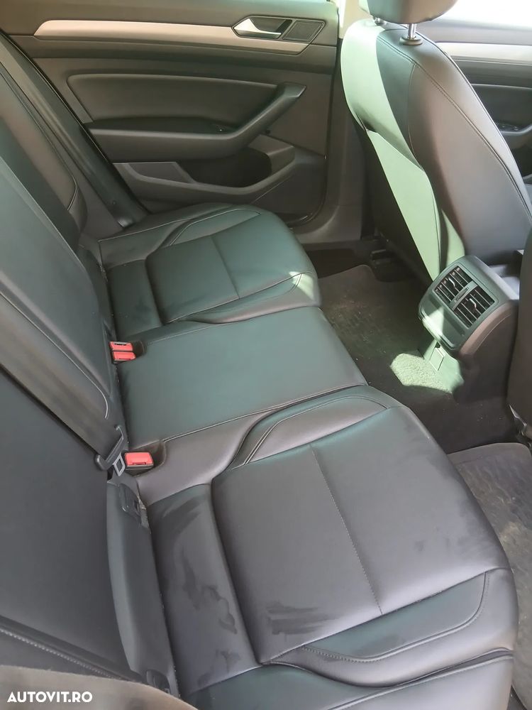 Volkswagen Passat Variant 2.0 TDI DSG Comfortline - 10