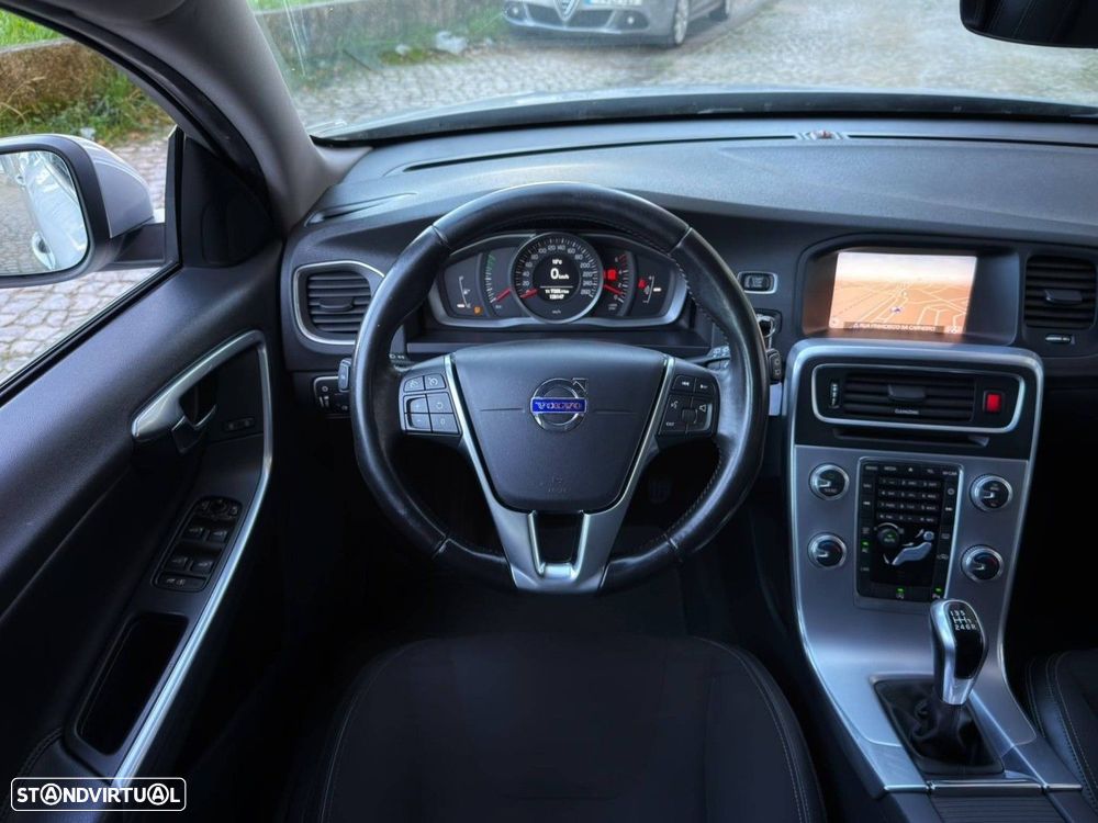 Volvo V60 2.0 D2 Momentum Drive - 6