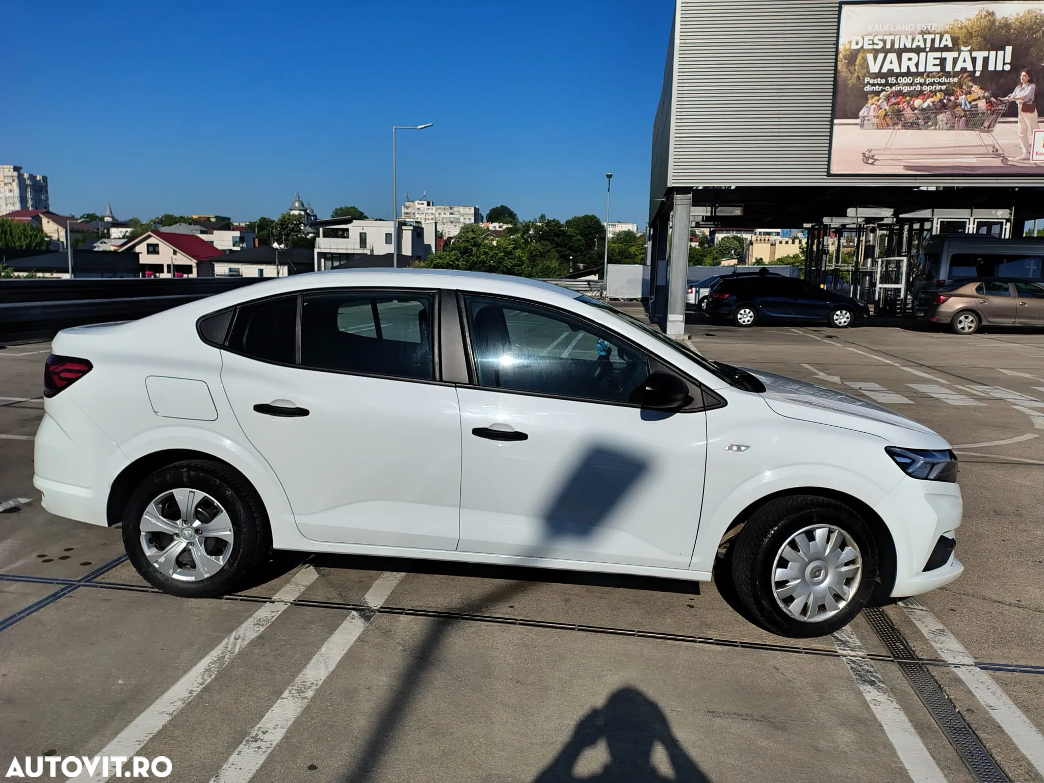 Dacia Logan SCe 65 Essential - 6