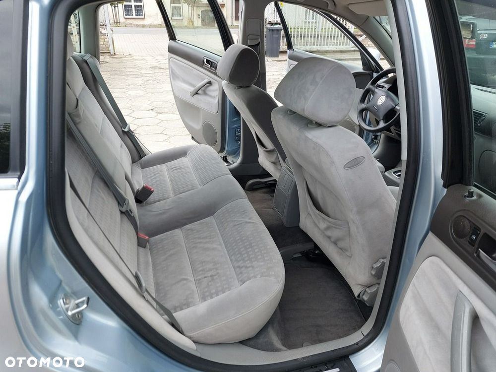 Volkswagen Passat - 12