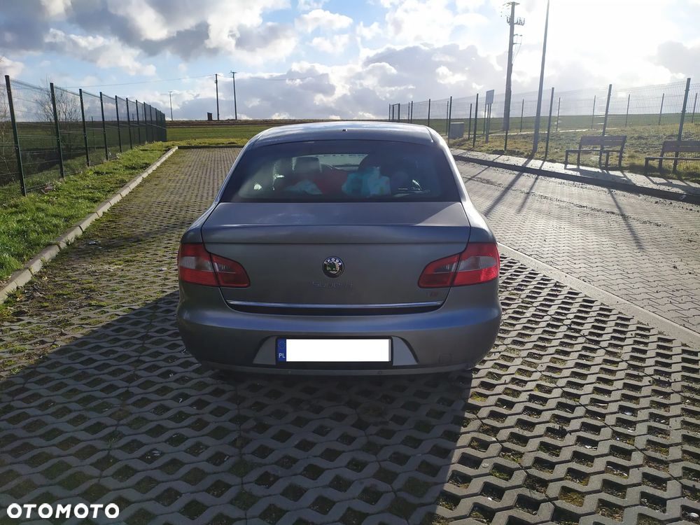 Skoda Superb 2.0 TDI Ambition DSG - 5