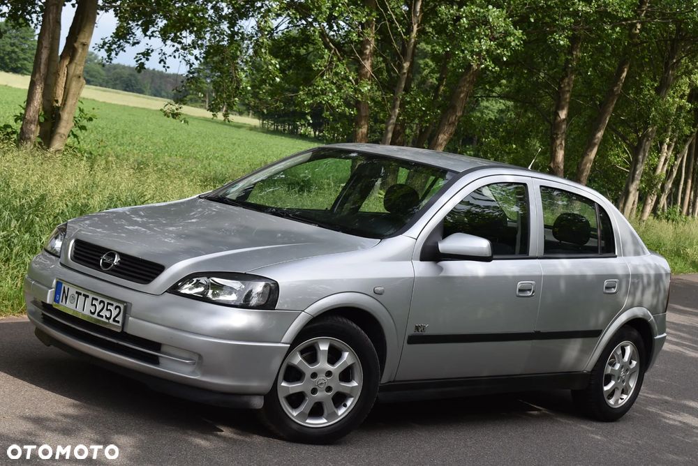 Opel Astra 1.6 Elegance - 1