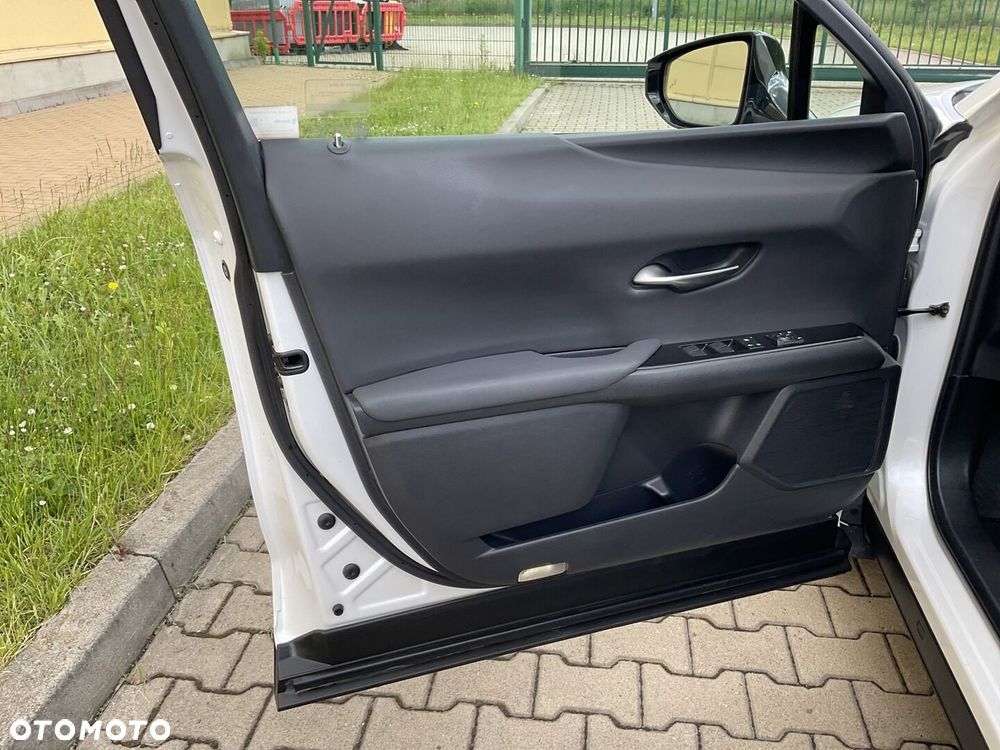 Lexus UX - 14