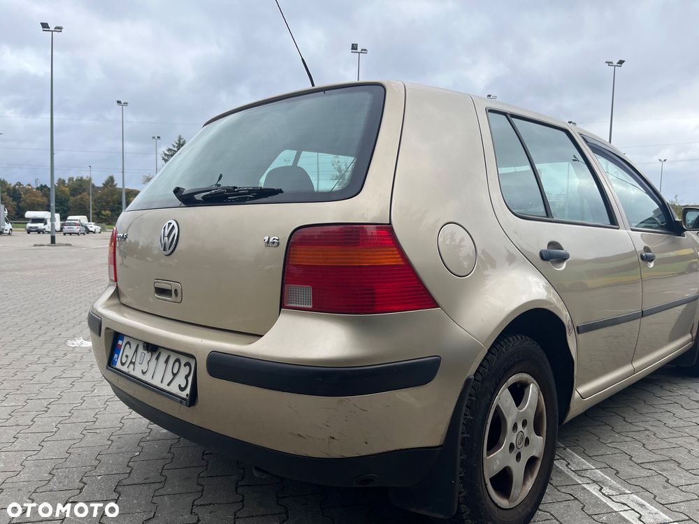 Volkswagen Golf - 5
