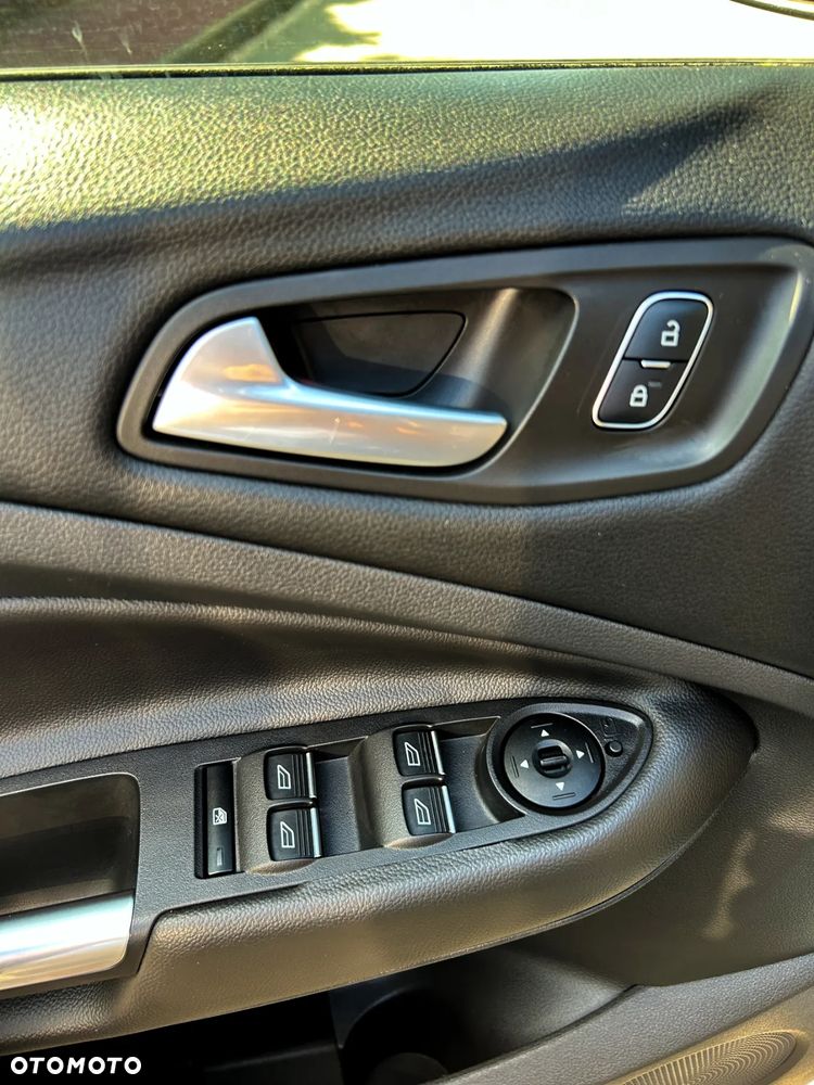 Ford Kuga 1.5 EcoBoost 2x4 Titanium - 19