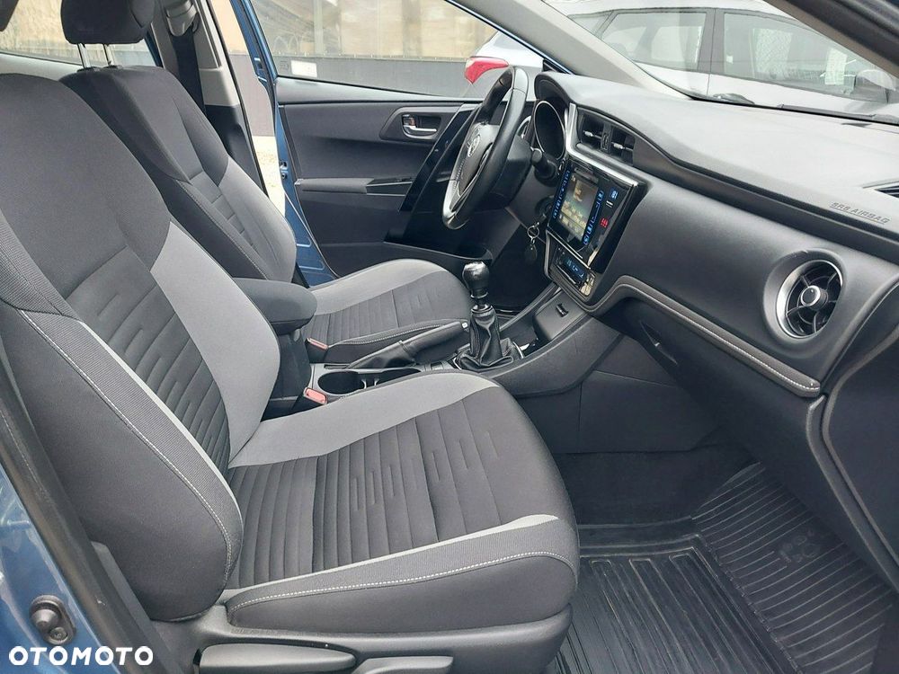 Toyota Auris 1.6 Premium - 12
