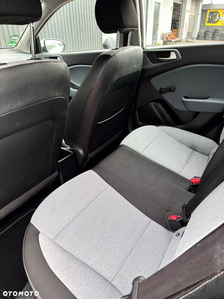Hyundai i20 blue 1.2 Classic - 17