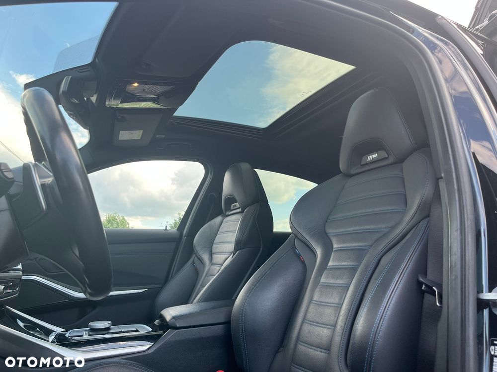 BMW Seria 3 330i xDrive M Sport - 36