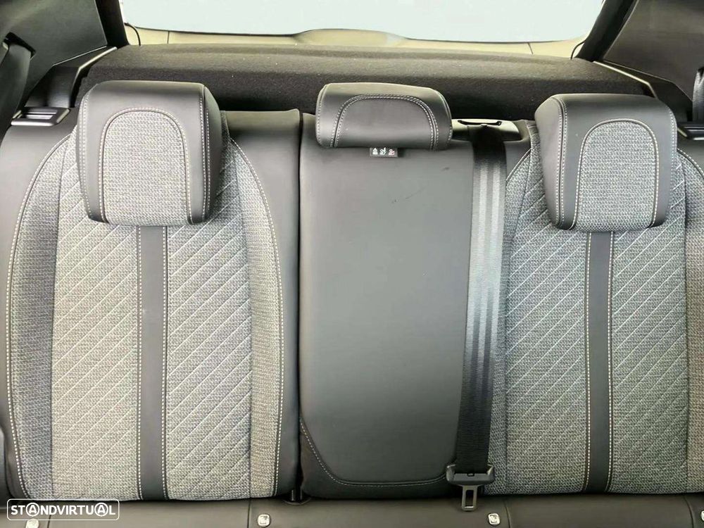 Peugeot 2008 1.2 PureTech Allure - 17