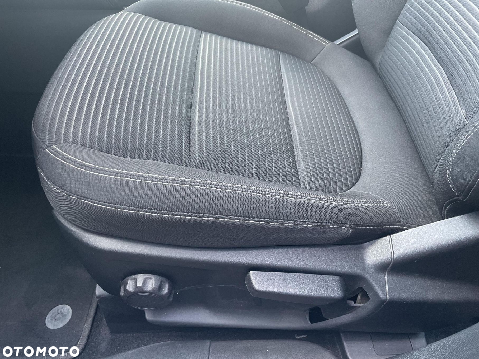 Ford Kuga 2.5 FHEV FWD Titanium - 12