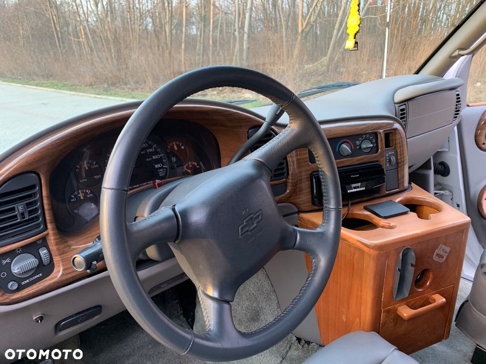 Chevrolet Astro - 3