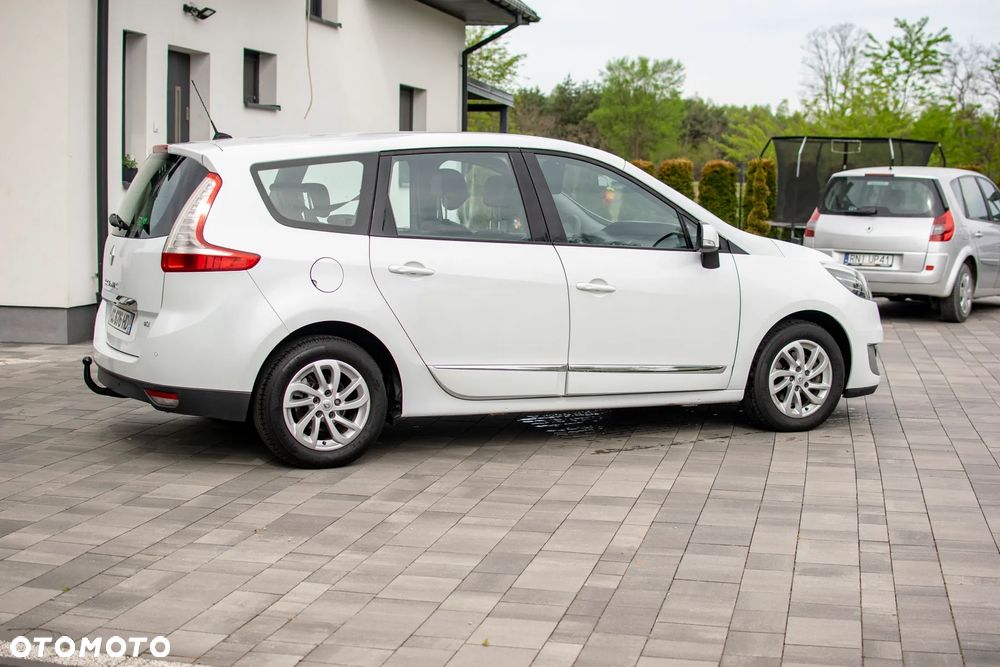 Renault Grand Scenic - 13