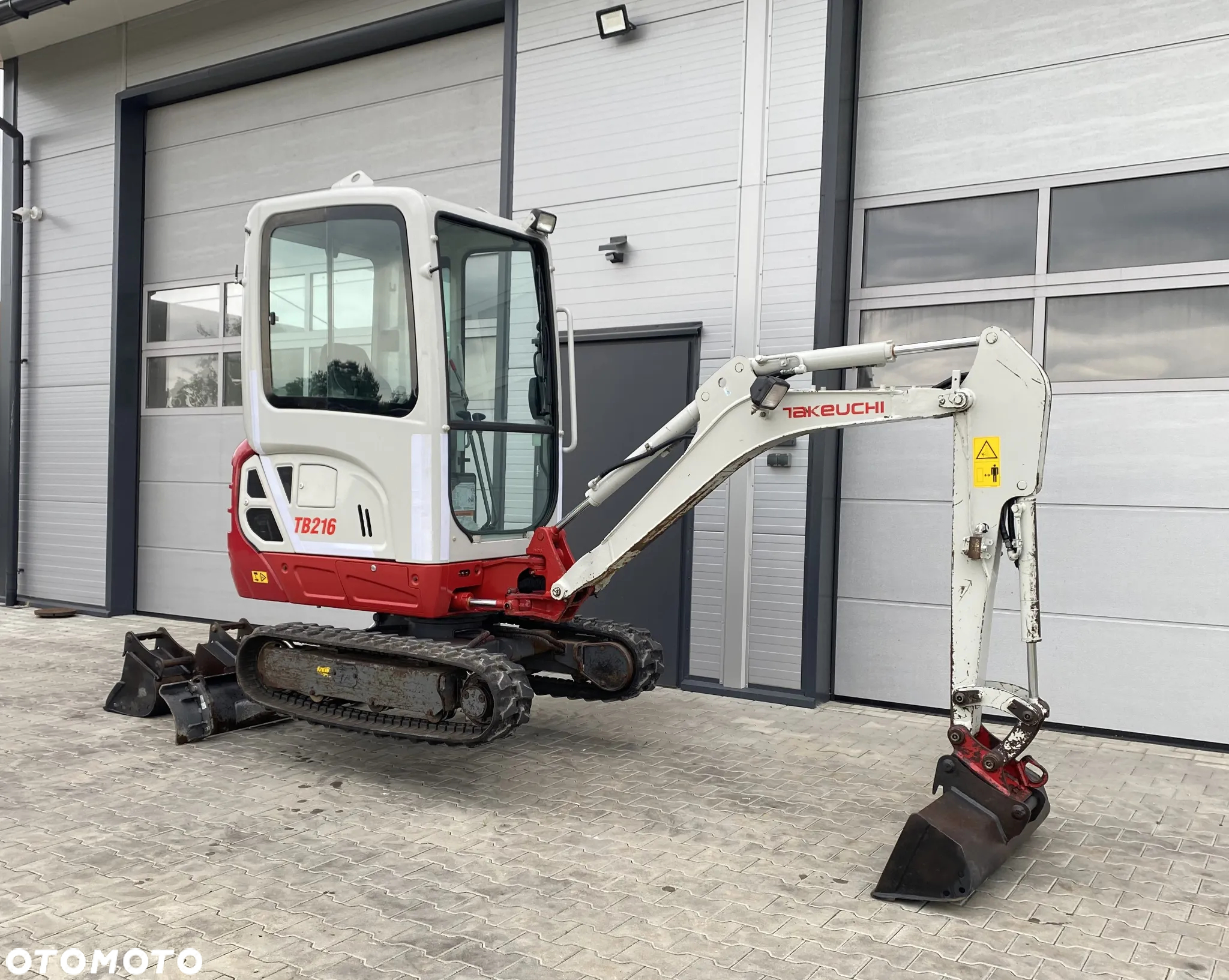 Takeuchi TB216 Minikoparka - 3