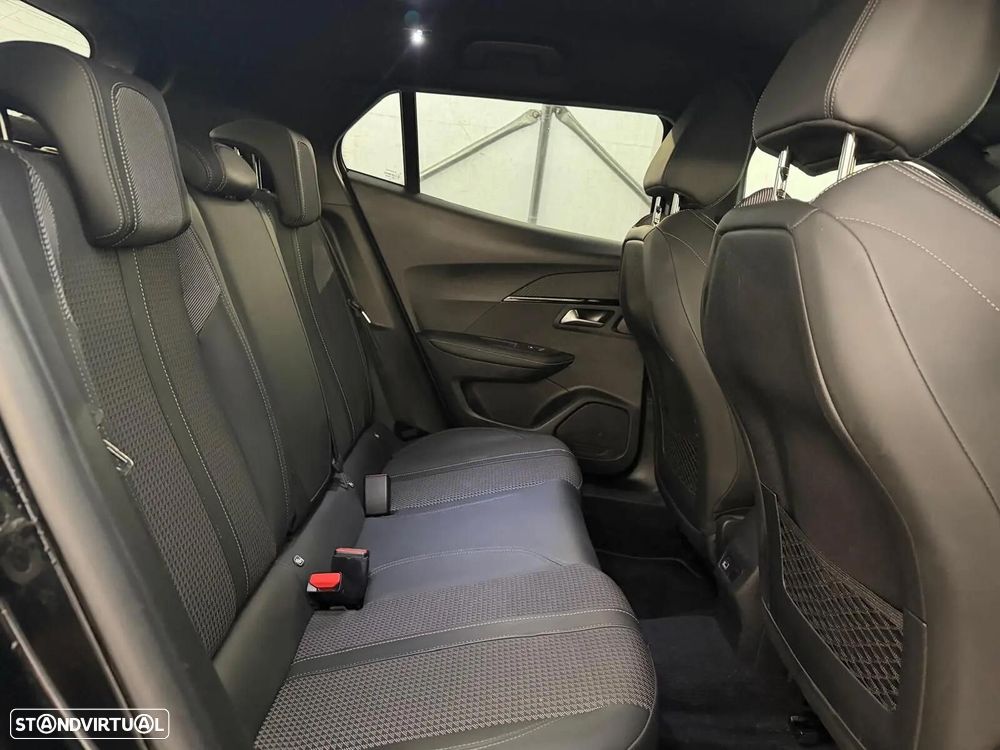 Peugeot 2008 1.5 BlueHDi GT Pack EAT8 - 32