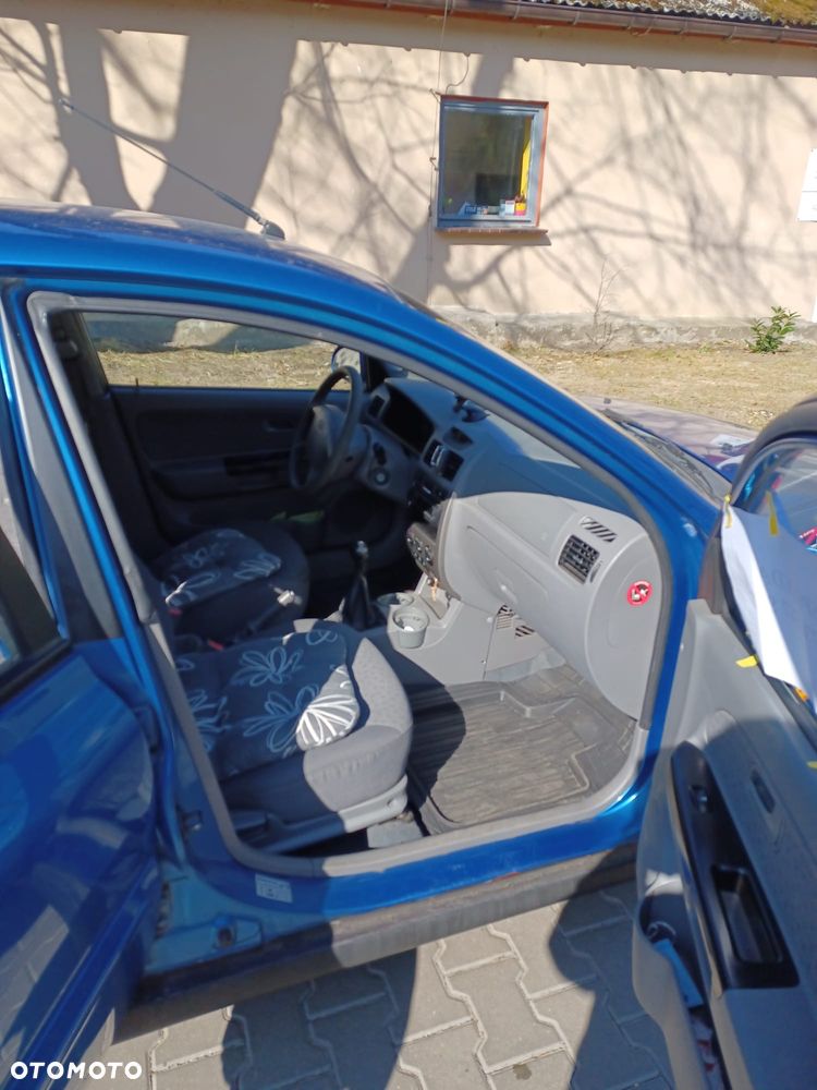 Kia Rio 1.5 GLX - 9