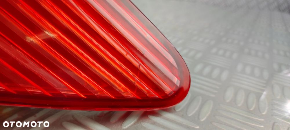lampa prawy prawa tył tylna w błotnik PEUGEOT 407 KOMBI SW 2004-2008 EUROPA - 9
