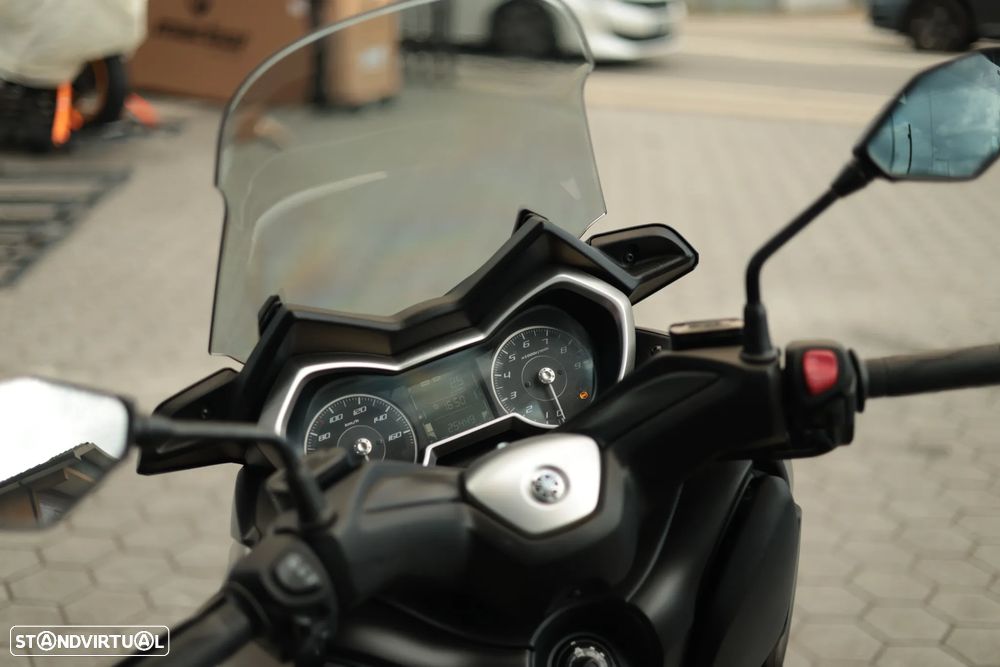 Yamaha X-Max 300 ABS TCS - 3